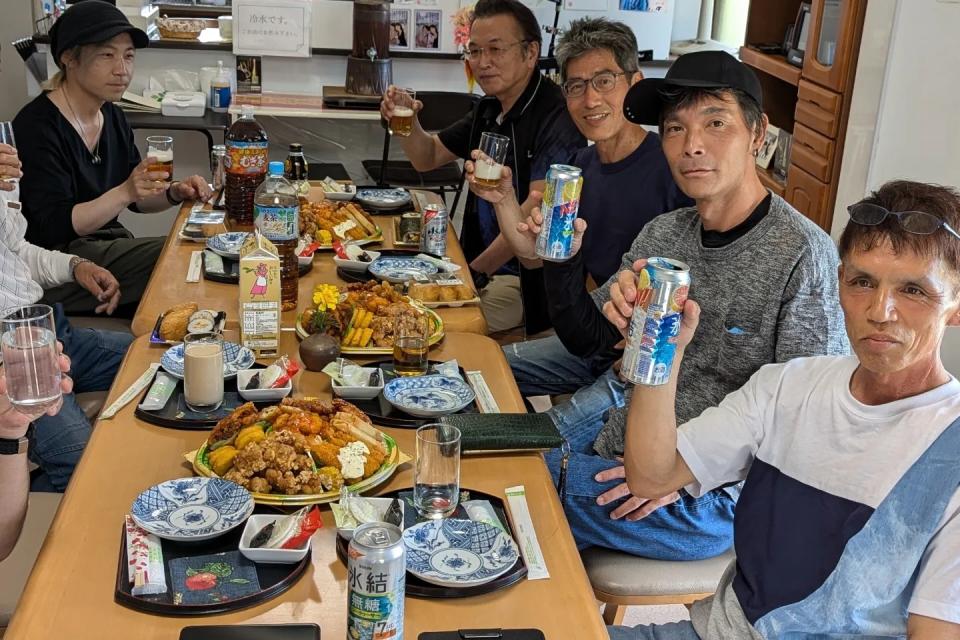 グループで楽しむ様子